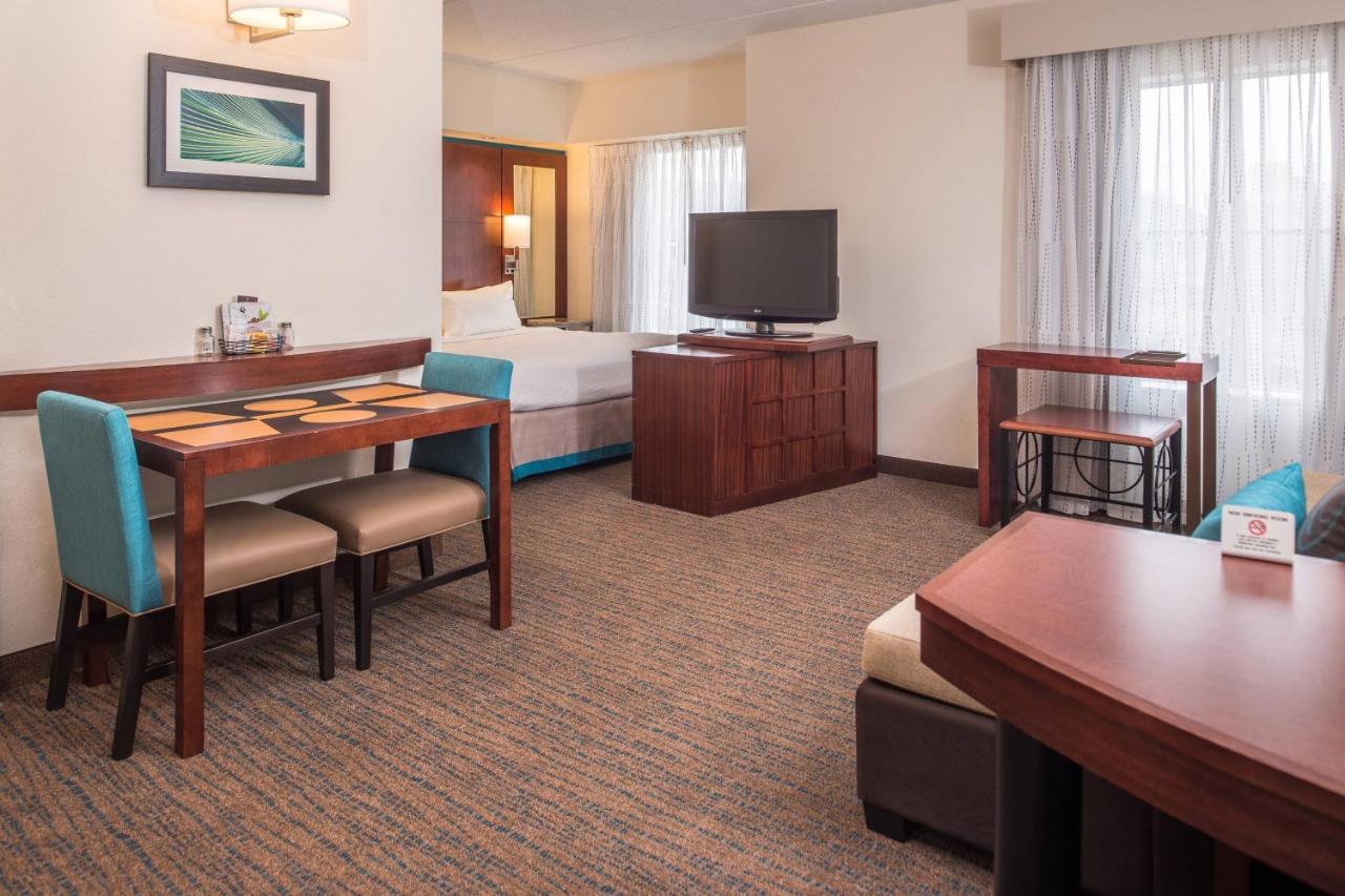 North Shore Hotel