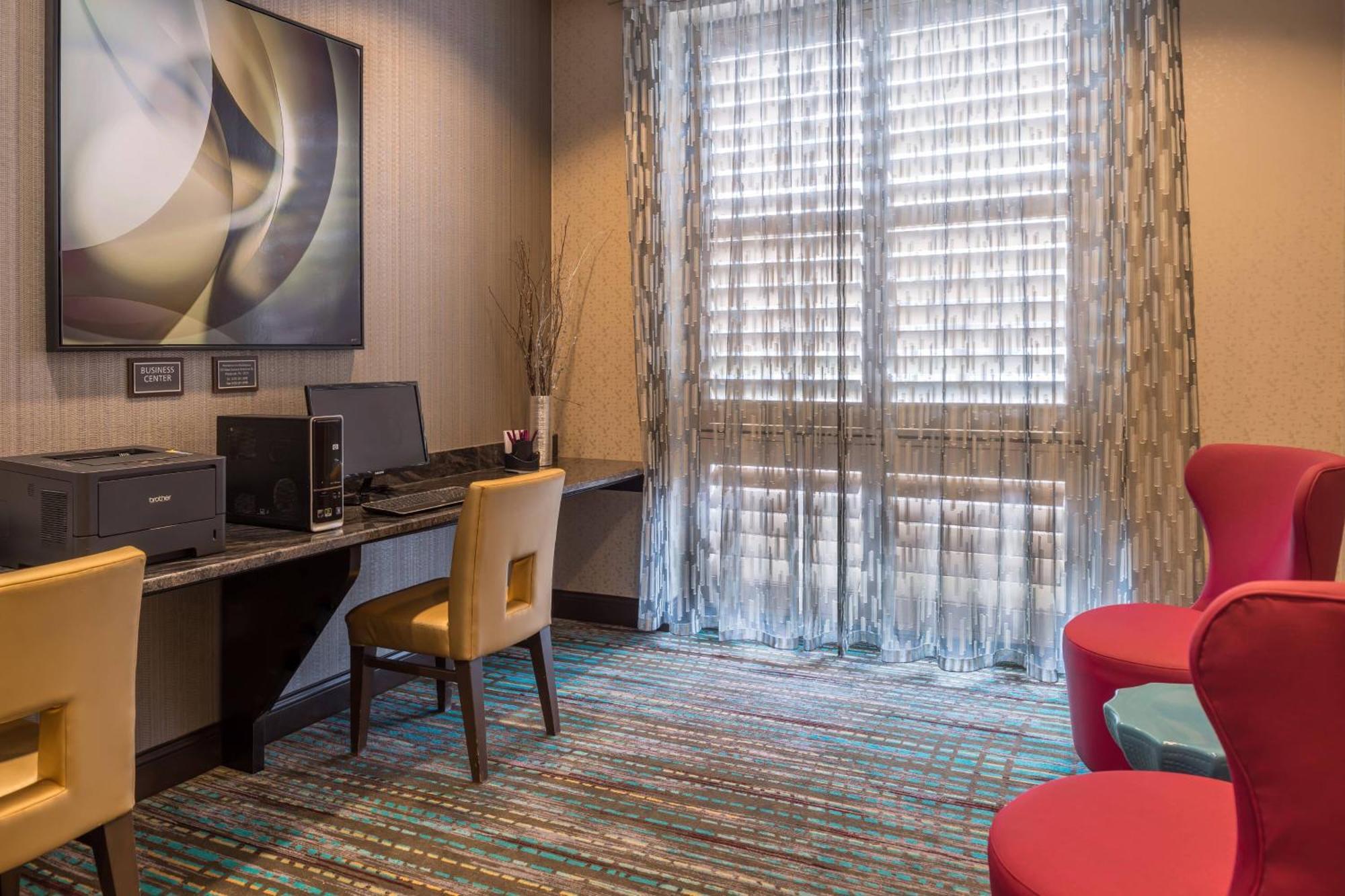 North Shore Hotel 4*