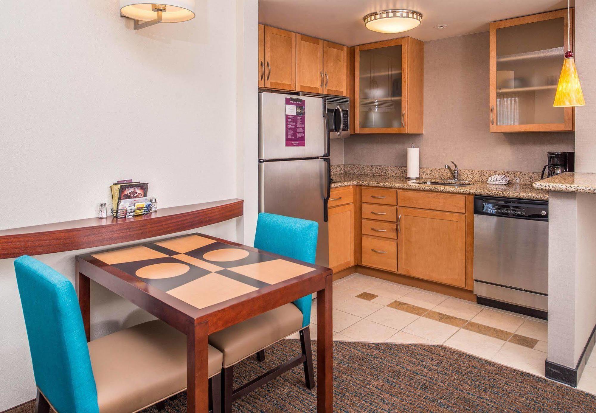 Hotel North Shore 4*