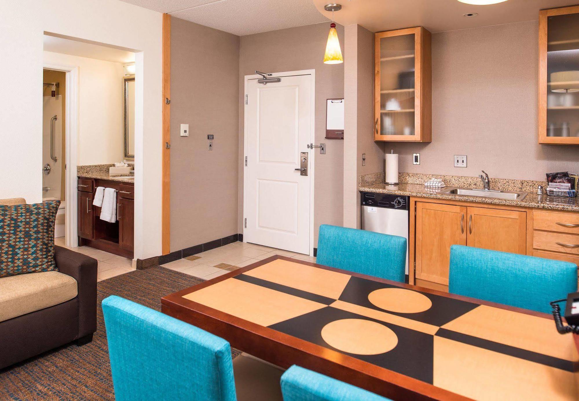 North Shore Hotel
