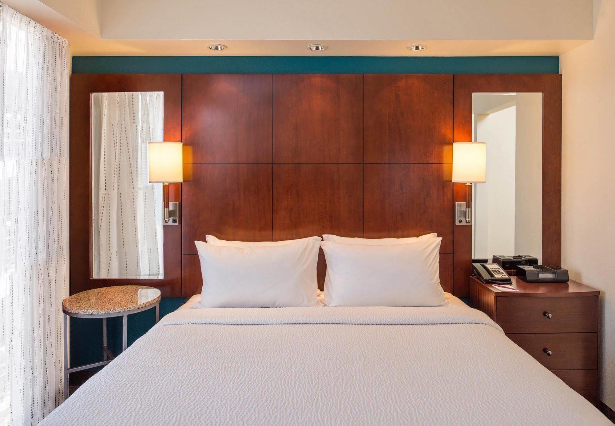 Hotel North Shore 4*