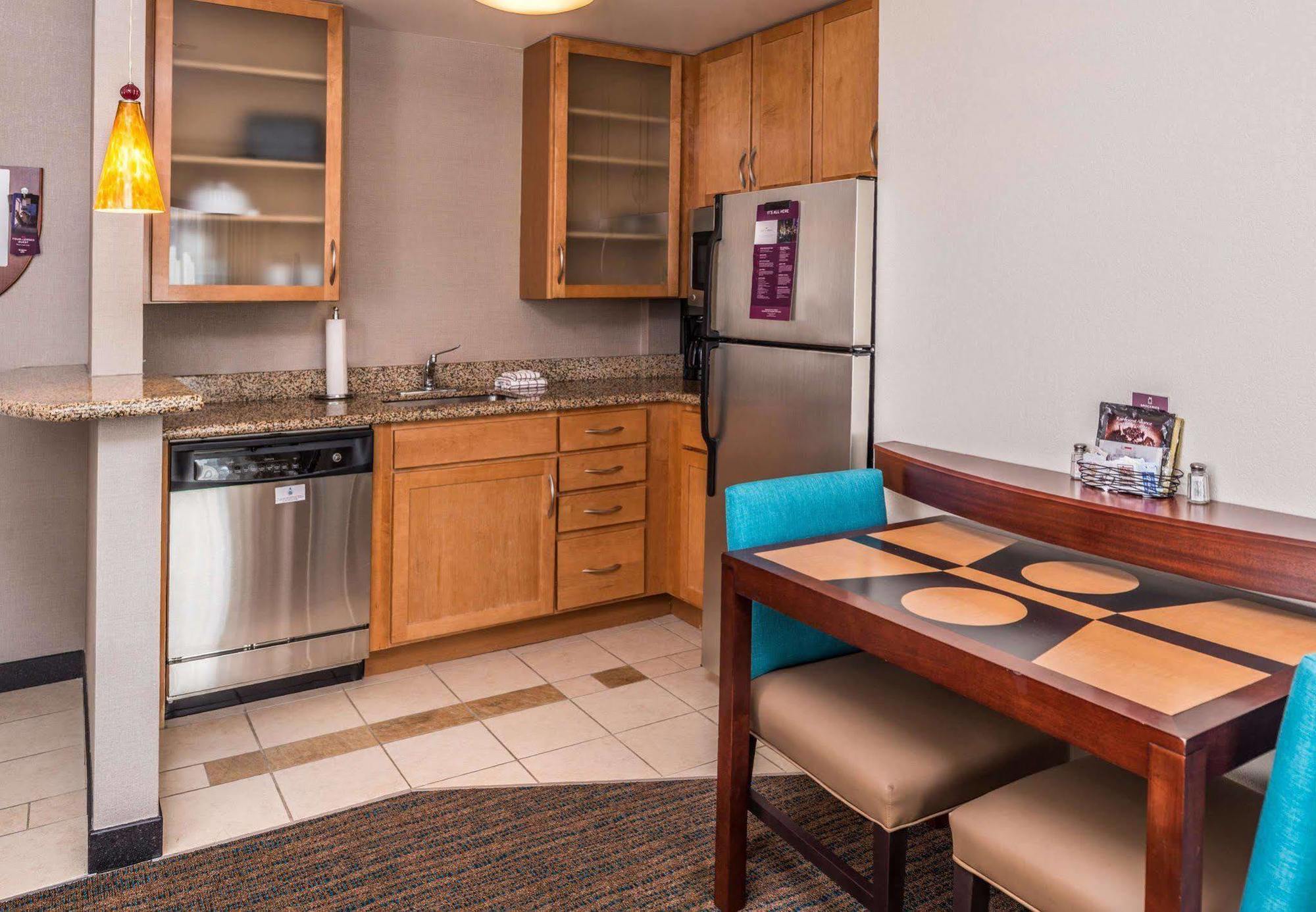 North Shore Hotel 4*